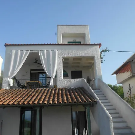 公寓 Theodora Village *