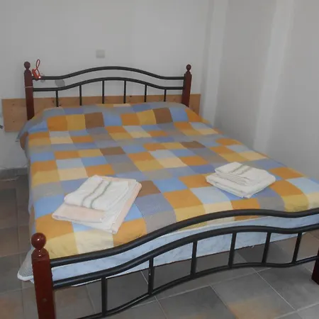 Theodora Village דירה