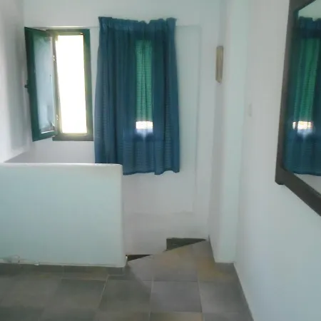 דירה Theodora Village