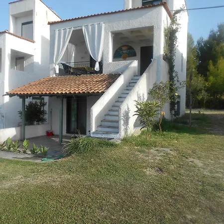Theodora Village דירה