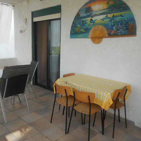 Theodora Village דירה